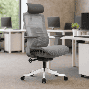 Silla ergonómica de oficina con respaldo de malla y ajuste lumbar.