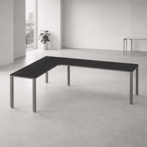 Mesa de oficina moderna y funcional en espacio minimalista.