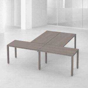 Mesa de oficina modular en tonos grises, ideal para espacios de trabajo modernos y funcionales.