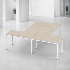 Mesa de oficina modular en espacio moderno y minimalista.