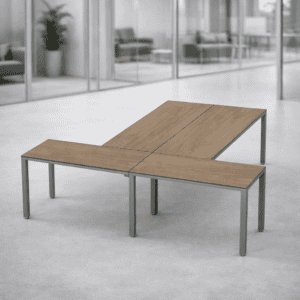 Mesa de oficina moderna y funcional, ideal para oficinas y salas de reuniones.