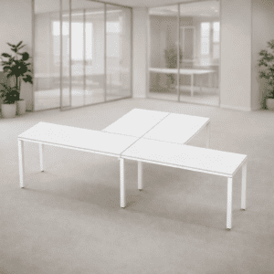 Mesa de oficina moderna y funcional para espacios de trabajo colaborativos.