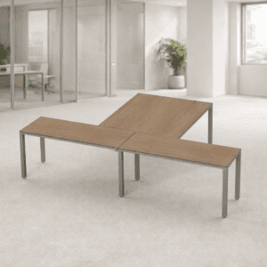 Mesa de oficina moderna y funcional con superficie de madera y estructura metálica para espacios de.