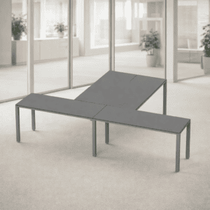 Sofá modular de oficina en gris oscuro, ideal para espacios de trabajo modernos y confortables.