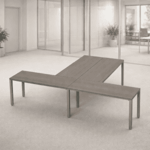 Mesa de oficina moderna y funcional para espacios de trabajo colaborativos.