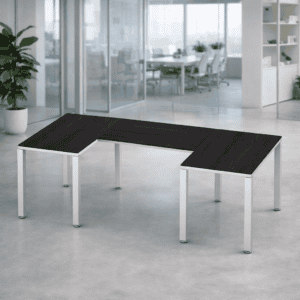 Mesa de oficina en forma de L, moderna y funcional para espacios laborales.