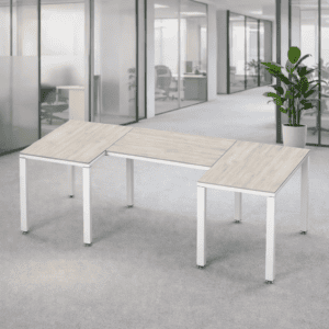 Mesa de oficina moderna y funcional para espacios de trabajo colaborativos.