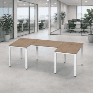 Escritorio modular para oficina moderna y funcional en espacio de trabajo abierto.
