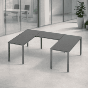 Mesa de oficina en forma de U para espacios de trabajo colaborativos.