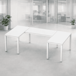 Mesa de oficina en forma de L para espacios de trabajo colaborativos y modernos.