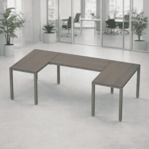 Mesa de oficina en forma de L para espacios de trabajo colaborativos.