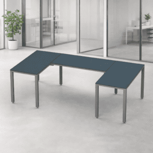 Mesa de oficina en forma de U para espacios de trabajo colaborativos.