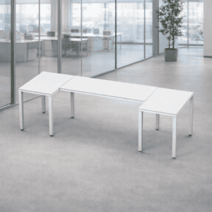 Mesa de oficina en forma de L para espacios de trabajo eficientes.