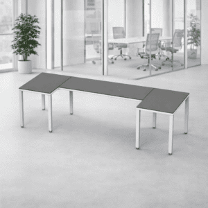 Mesa de oficina moderna y funcional para espacios de trabajo colaborativos.