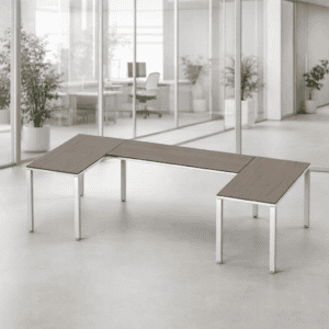 Mesa de oficina moderna en espacio de trabajo abierto, ideal para oficinas corporativas y áreas de c.