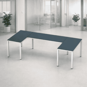 Mesa de oficina moderna y funcional para ambientes laborales.
