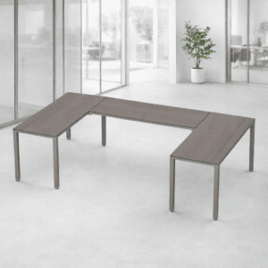 Mesa de oficina en forma de U para espacios de trabajo colaborativos.