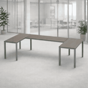 Mesa de oficina moderna y funcional para espacios laborales.
