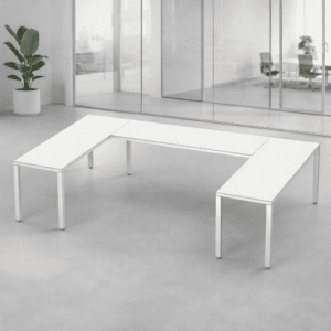 Mesa de oficina blanca y elegante, ideal para oficinas modernas y espacios de trabajo colaborativos.