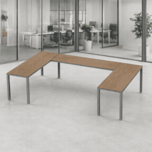 Mesa de oficina en forma de U para espacios de trabajo colaborativos.