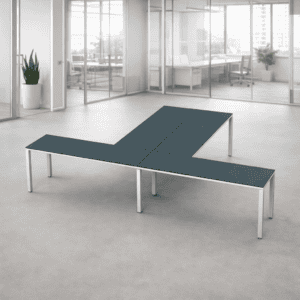 Silla modular de oficina en espacio moderno y minimalista, ideal para áreas de trabajo colaborativas.