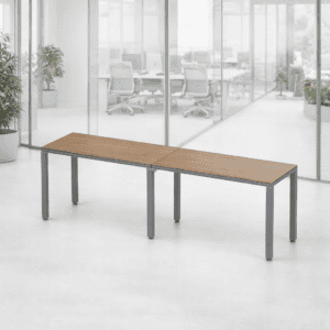 Mesa de oficina moderna y funcional para espacios de trabajo colaborativos.
