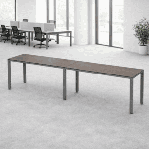 Mesa de oficina moderna y funcional para espacios de trabajo colaborativos.
