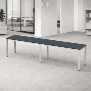 Mesa de oficina moderna y funcional para espacios de trabajo.
