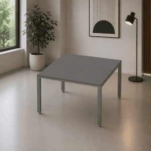 Mesa de oficina moderna y minimalista en espacio de trabajo elegante.