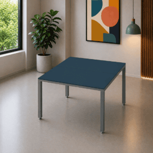 Mesa de oficina moderna y funcional para espacios de trabajo.