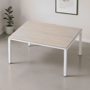Mesa de oficina moderna y funcional para espacios de trabajo.