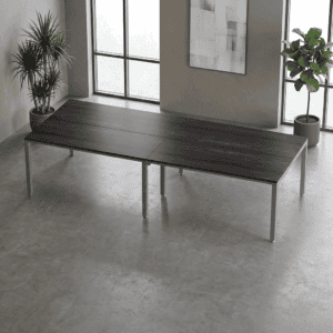 Mesa de oficina moderna y elegante para espacios de trabajo.