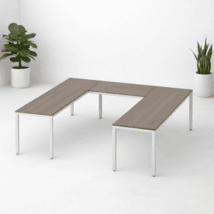 Mesa de oficina moderna en color madera clara con estructura blanca para espacios de trabajo.