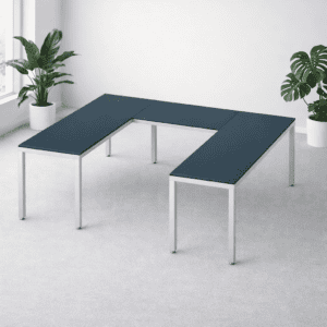 Mesa de oficina en forma de U para espacios de trabajo colaborativos y modernos.