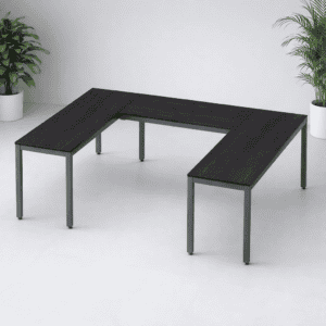 Mesa de oficina en forma de U para espacios de trabajo colaborativos y modernos.