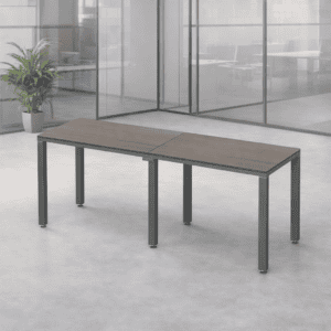 Mesa de oficina moderna y funcional en espacio de trabajo.