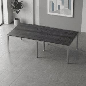 Mesa de oficina moderna y funcional en espacio minimalista.