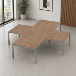 Mesa de oficina modular de madera y metal para espacios de trabajo colaborativos.