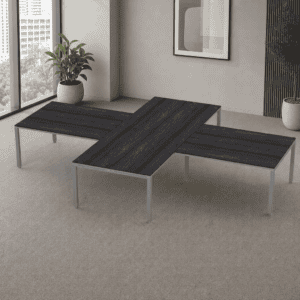 Mesa de oficina modular en oficina moderna con diseño funcional y elegante.
