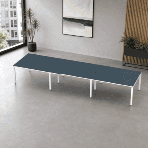 Mesa de oficina moderna y minimalista para espacios de trabajo.