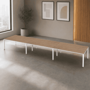Mesa de oficina moderna y minimalista con diseño elegante y funcional.